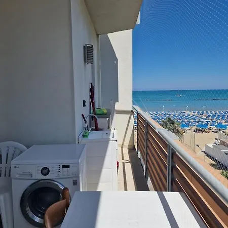 Residenza Adriatica 4 דירה *